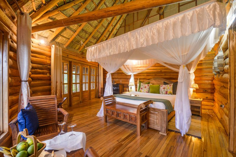 Trackers Safari Lodge