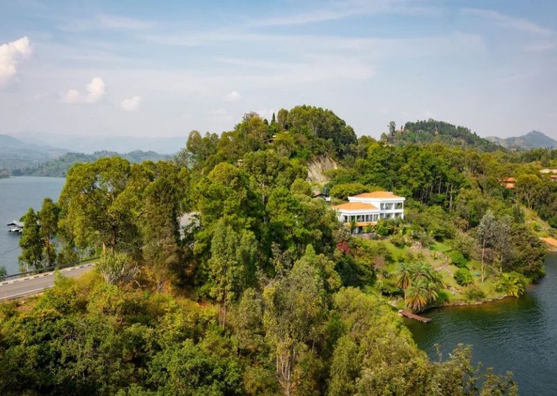 Inn on the Lake