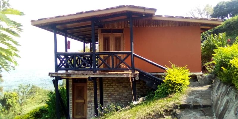 Twin Lakes Safari Lodge